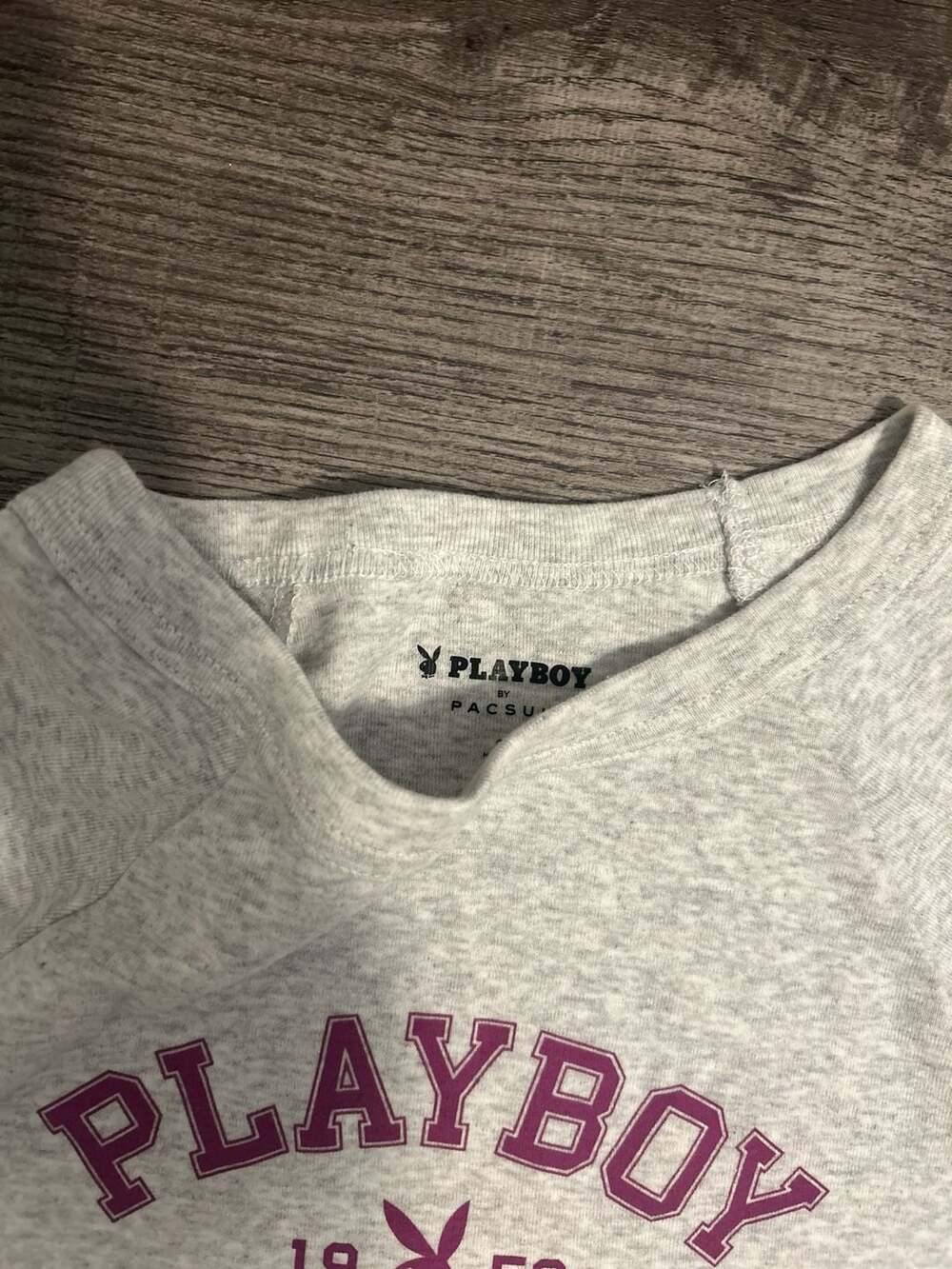 Playboy by PacSun Grey Raglan Cropped Graphic Tee - Picture 4 of 4